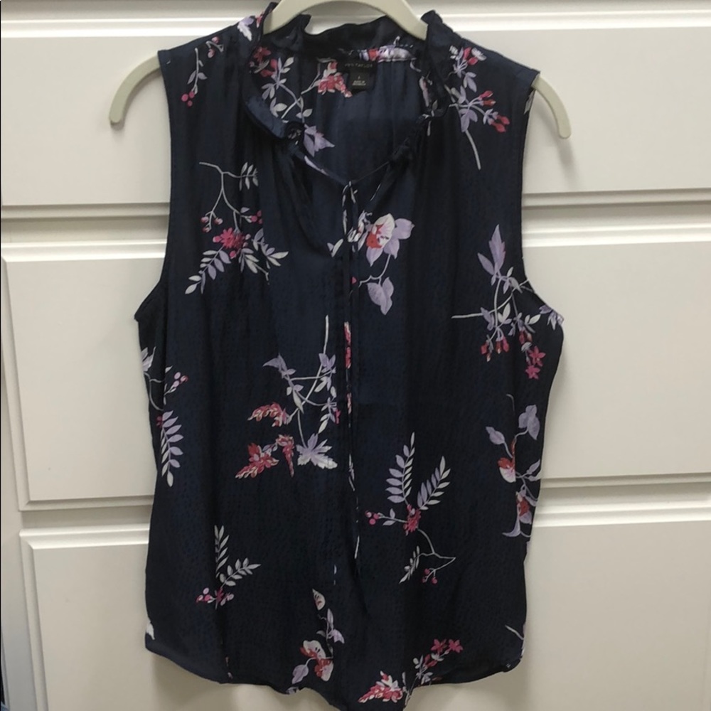 Ann Taylor navy floral sleeveless blouse